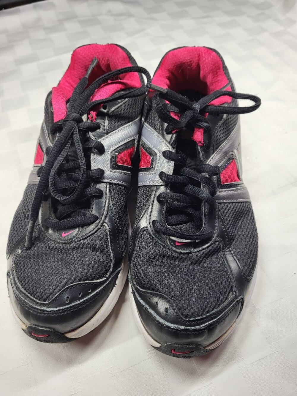 NIKE Dart 9 Women's Running Sneakers - Size 7